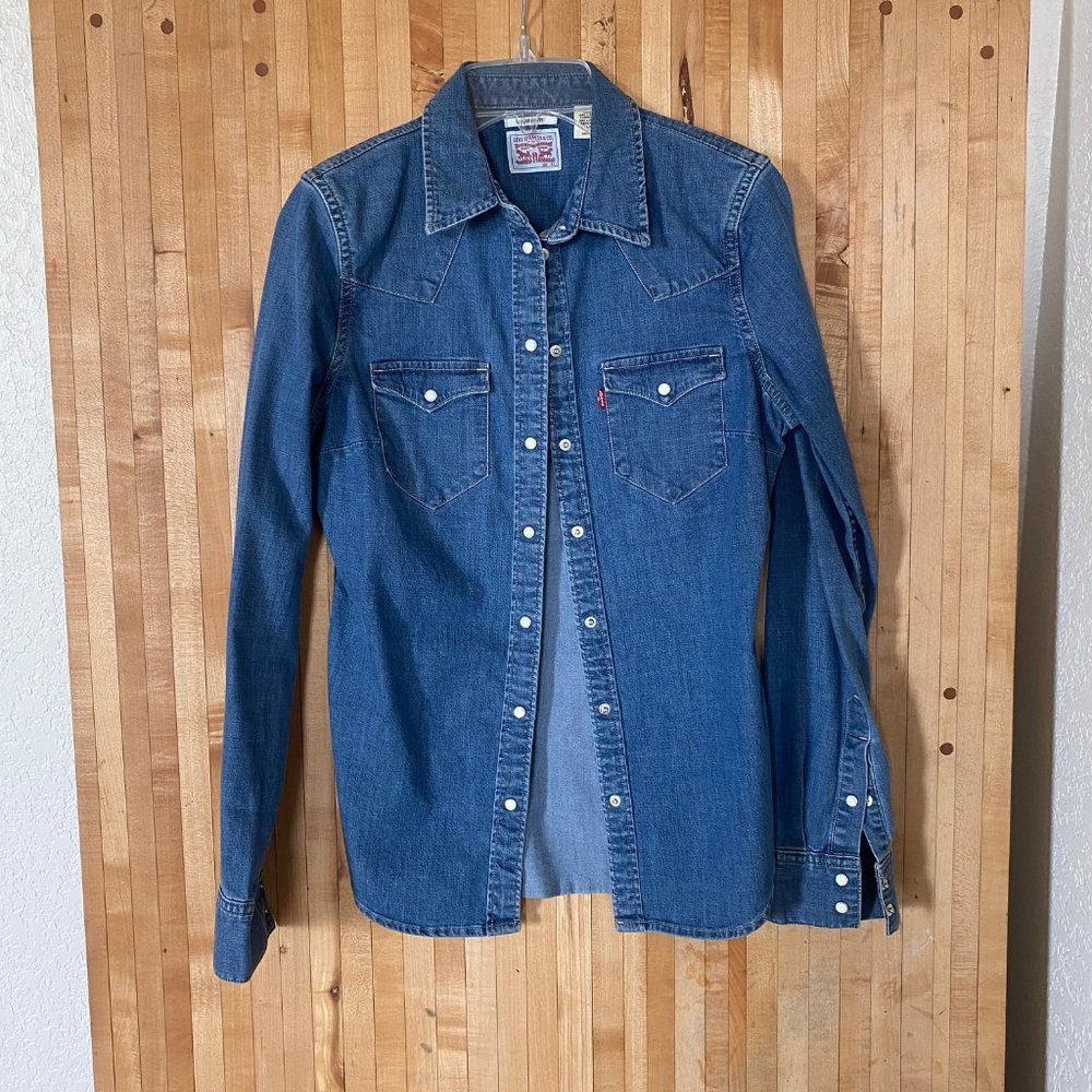 Levi Women's Western Denim Shirt EUC